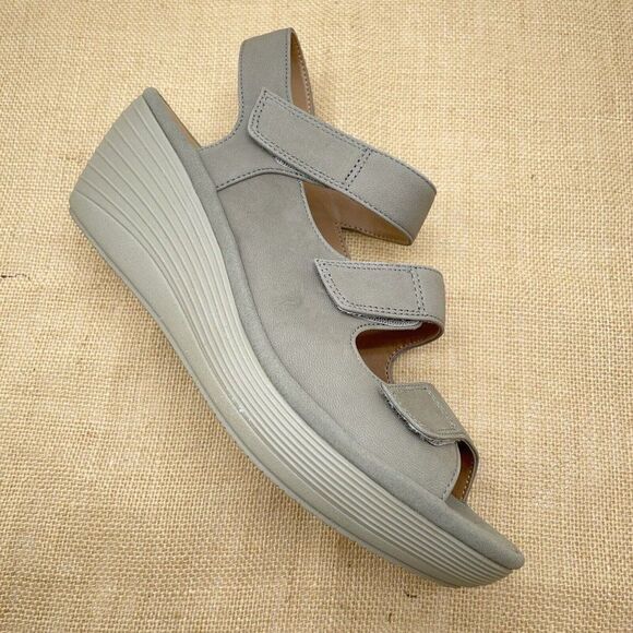 Clarks Reedly Juno Sandal Nubuck Triple Strap Wedge Sage Soft Cushion Size 8.5 W - Picture 6 of 12